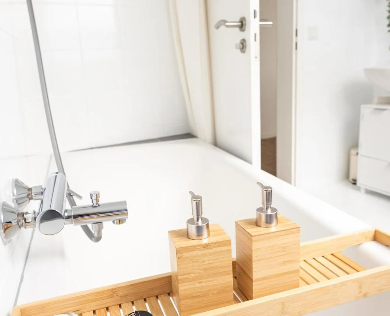 Helle Und Moderne Wohnung In Unna 0*,